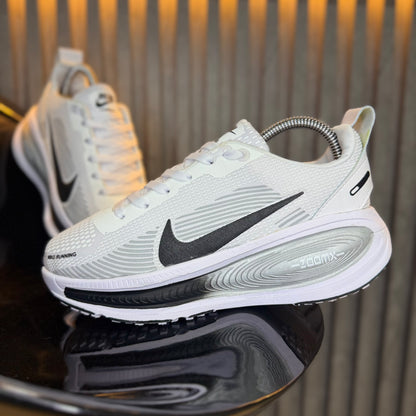 Nike Vomero 18 - Hombre