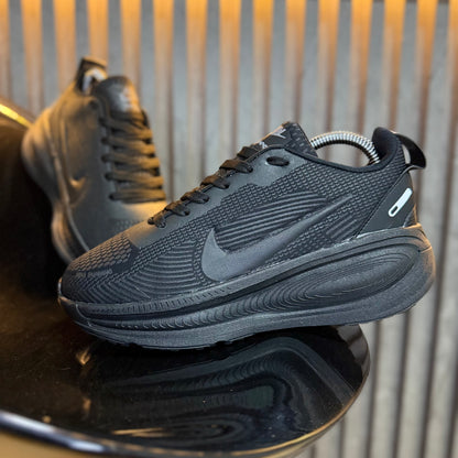Nike Vomero 18 - Hombre