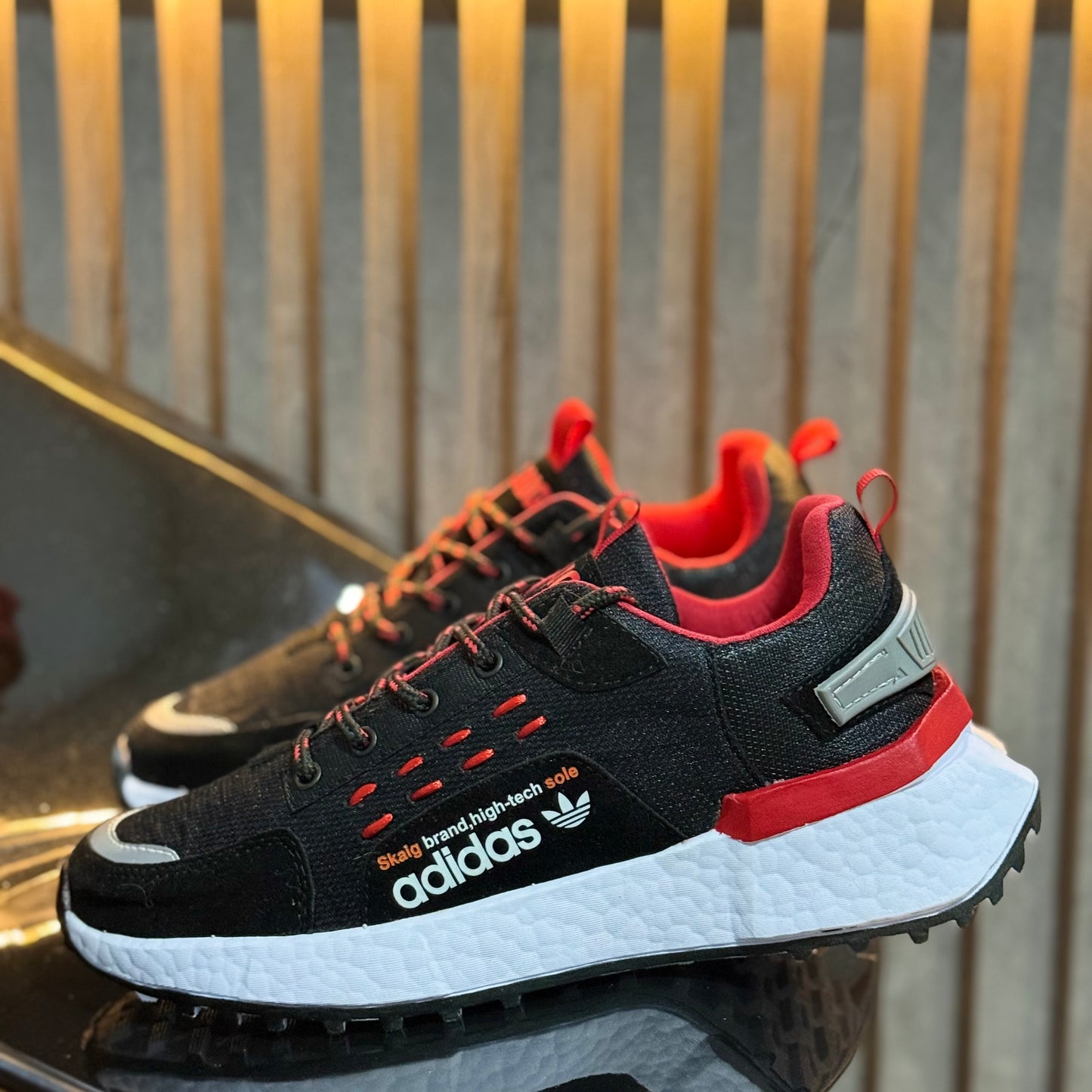 Adidas Sikaige