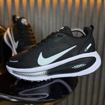 Nike Vomero 18 - Hombre